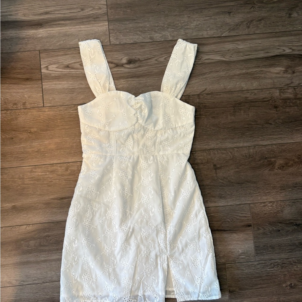 Elegant White Lace Dress